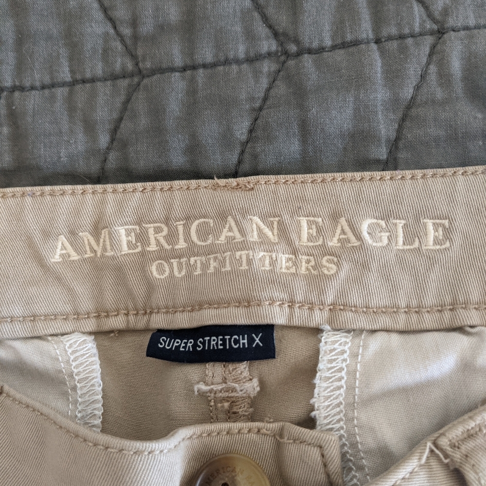 Khaki American Eagle pants!
